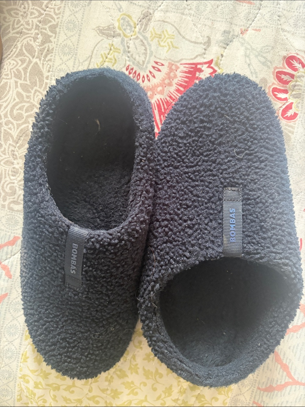 Bombas men’s navy Sherpa Slip-On Slippers